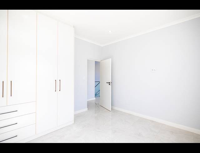 4 BEDROOM FREEHOLD FOR SALE IN SANDOWN